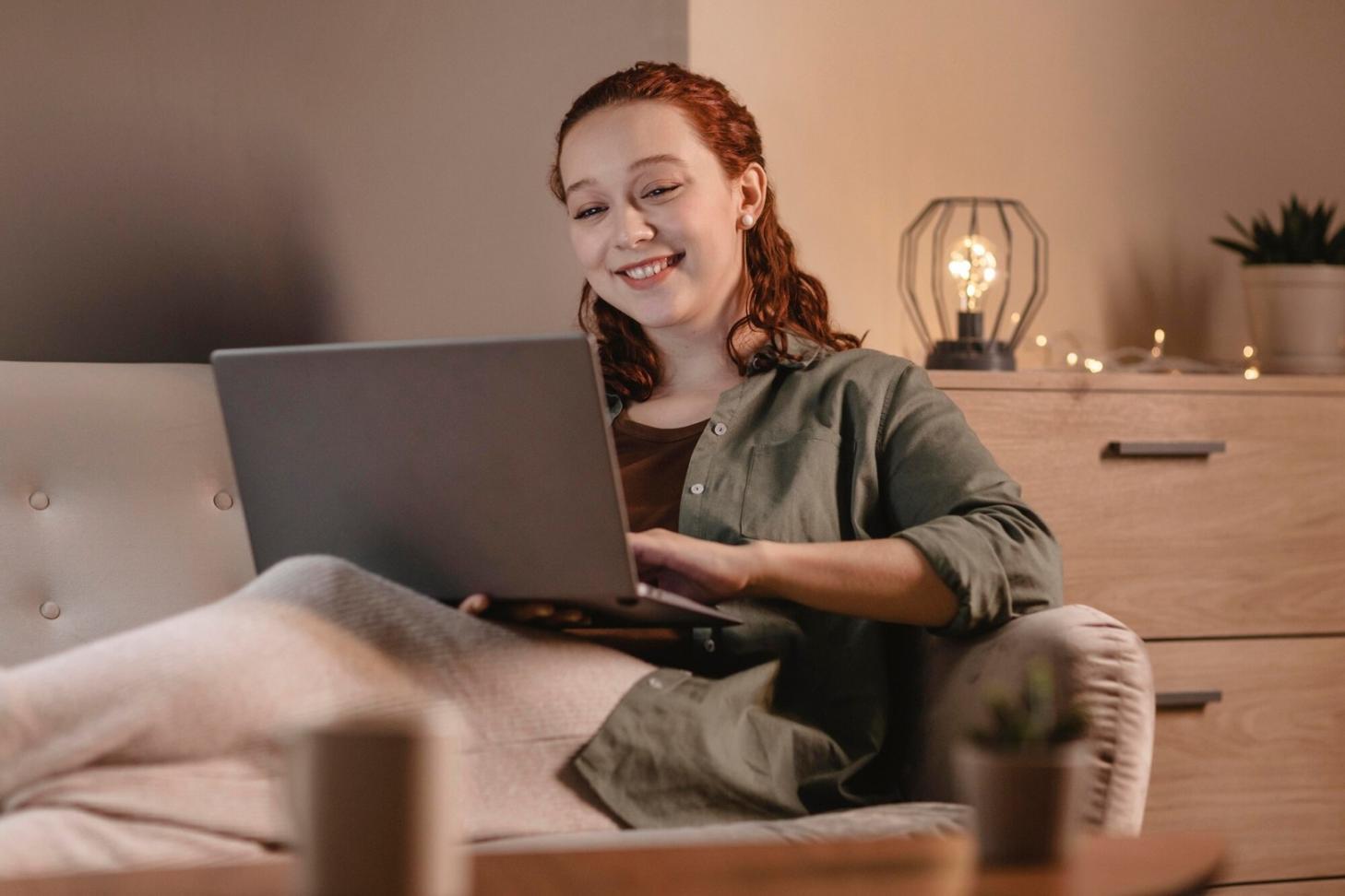 Internationale Studierende bei der Finanzplanung in Darmstadt